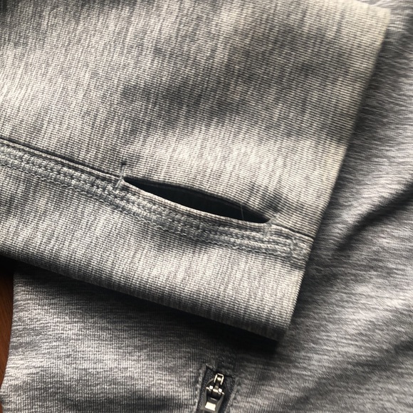 Women’s Lg Denver Hayes zip up Athletic sweater. - Picture 2 of 3